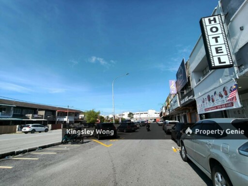 Lpoh Garden East Double Storey Shoplot Facing Main Road