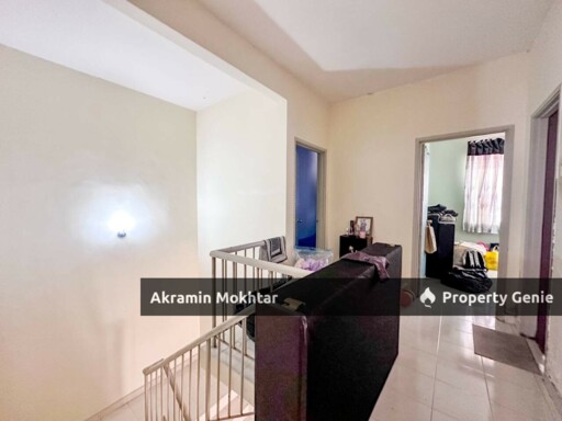 End Lot & Renovated | 2 Storey Terrace Taman Mawar 2, Bandar Baru Salak Tinggi.