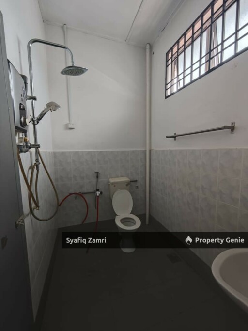 TERES 2 TINGKAT INDERA MAHKOTA 16, IM 16 KUANTAN