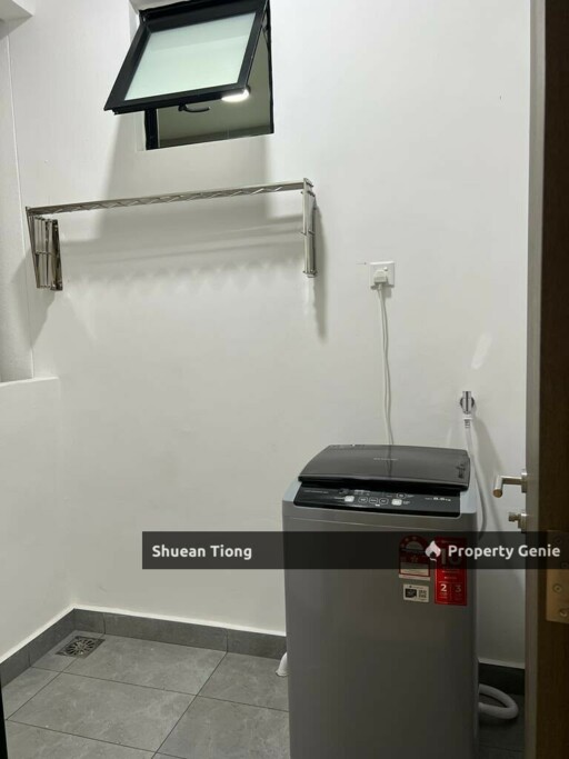 Twin Tower Residence 2 Bed Unit for Rent!
