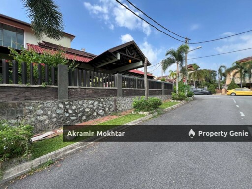 RENOVATED & PARTIAL Furnished Double Storey Bungalow Desa Pinggiran Putra Putrajaya.