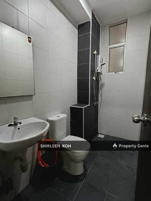 Female Room Renting at Suriamas Suites  @ Larkin JB Town