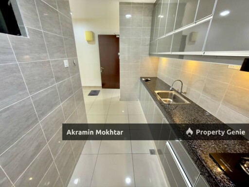 Freehold, Corner Unit & 2 Parking | Residensi Zamrud Kajang 2, Kajang Selangor .