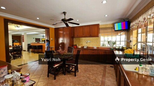 Freehold Double Storey Bungalow With Huge Land @ Bukit Gasing, Petaling Jaya