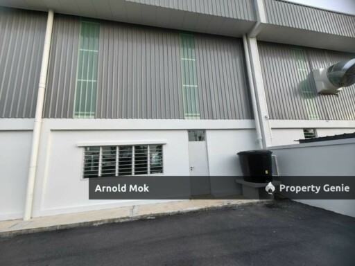 1.5 Storey Semi-D Factory @ Senai Idaman for Rent