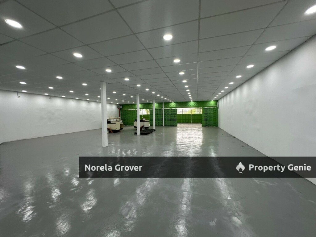 Jalan Bukit Kemuning Shop + Warehouse + Employee Accommodation for Rent