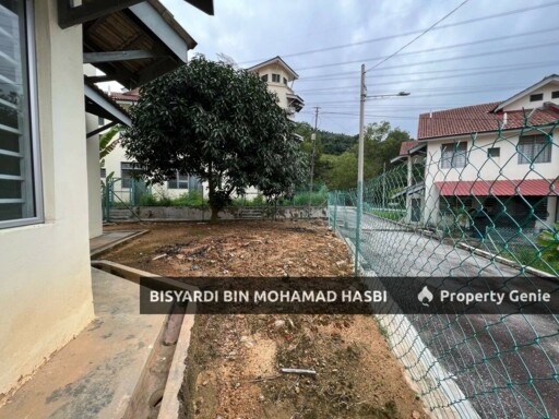 24'x70' Sq.Ft FREEHOLD End Lot Extra Land 2.5 Storey Terrace House Taman Salak Perdana, Bandar Baru Salak Tinggi, Sepang.