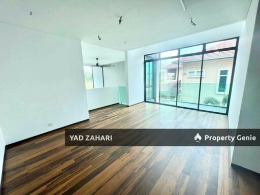 Taman Universiti, Bangi | Bungalow 7 Bedrooms | RM1.6M - Roof Solar Panel Ready, Nearby UKM and Strategic Location