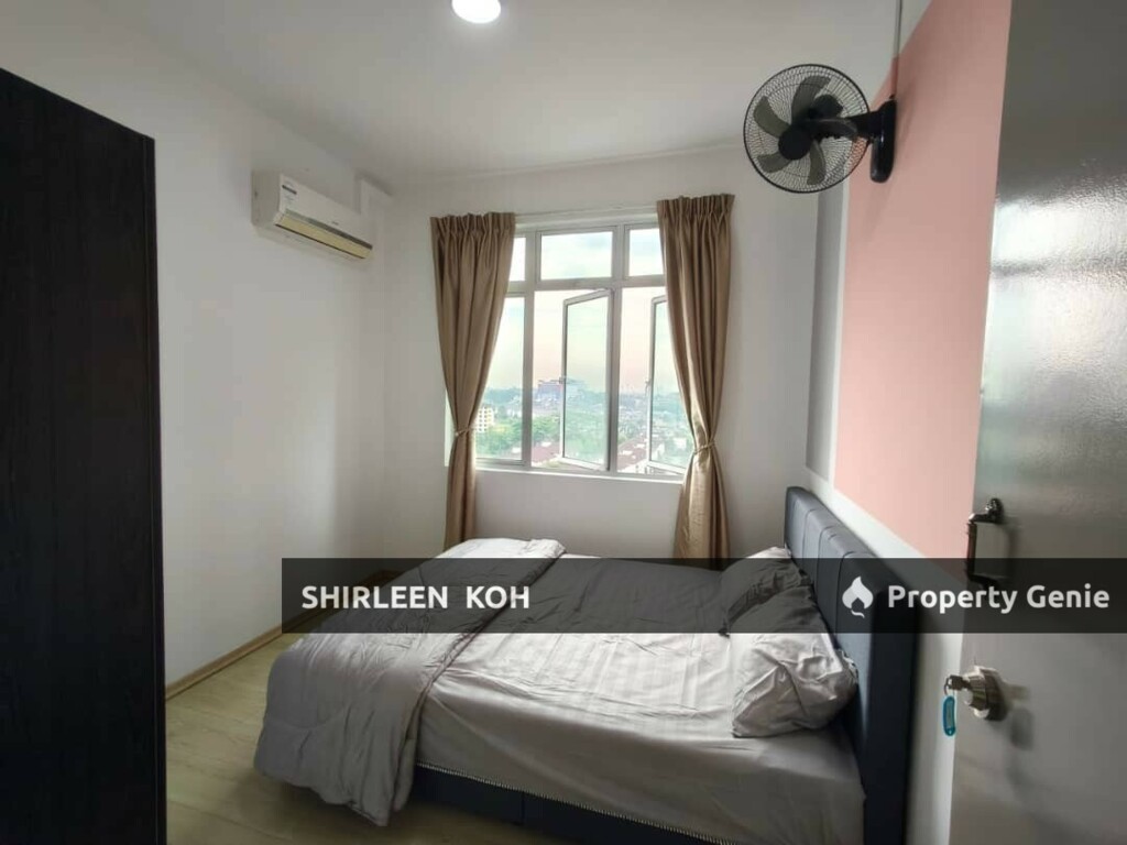 Male room for rent at Larkin Heights @ Larkin Idaman