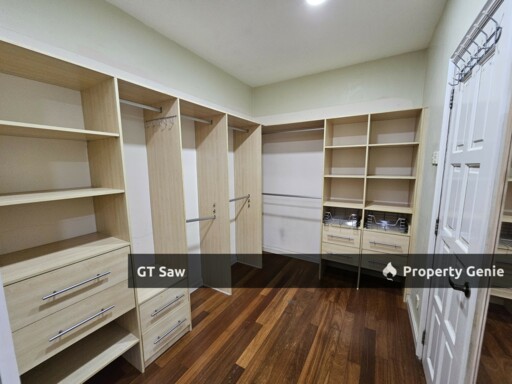 Peaceful 2.5 Storey Bungalow Bangi Golf Resort For Rent