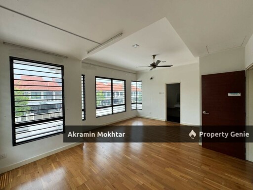 FREEHOLD & END LOT |  2 STOREY SUPERLINK HOUSE ILTIZAM ALAM SARI BANGI