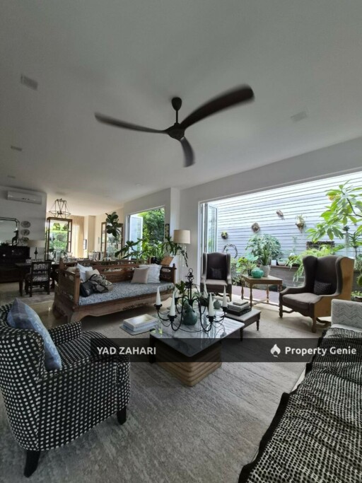 Lakefront Villa, Cyberjaya | 3-Storey Bungalow 3+1 Bedrooms | RM1.8M - Well Maintained, Bright and Airy Unit