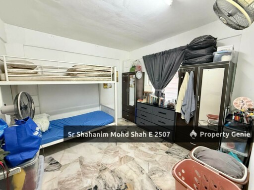 Flat PKNS Block 2 Seksyen 7, 40000 Shah Alam, Selangor