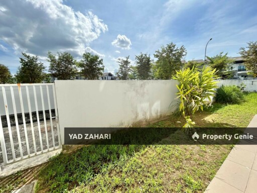 Huge Extra Land Corner Lot Double Storey Terrace House, Hijayu 2 Resort Homes, Bandar Sri Sendayan