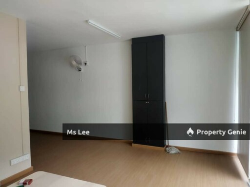 Room 203 RM 650 @ 2 Storey Shop Hotel,Chow Kit -near LRT/HKL/IJN -Ready 3/8