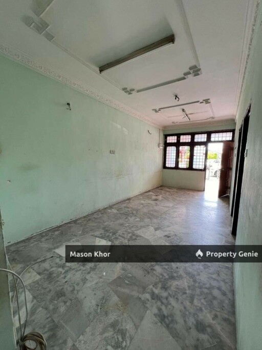 TAMAN NIRWANA 1-STOREY TERRACE 1098sf BARE UNIT ALMA
