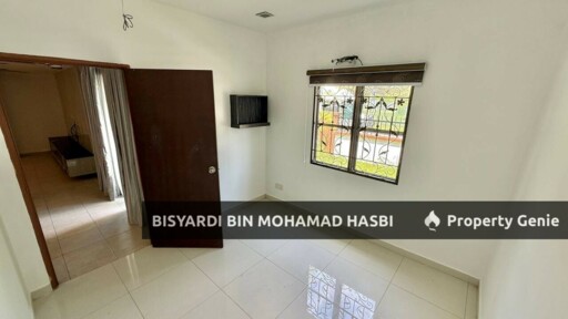 Facing Open Corner Lot Renovated Double Storey Taman Putra Prima, Puchong.