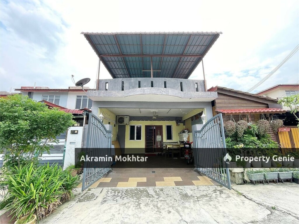 Freehold, Facing Open, Renovated & Partially Furnished | Double Storey Terrace Jalan Kasturi, Bukit Beruntung, Rawang