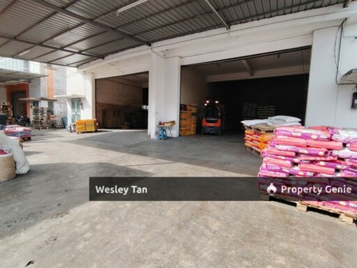 Jalan IKS Merdeka 6 Joining Factory With Mezzanine Floor For Sale