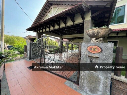RENOVATED & PARTIAL Furnished Double Storey Bungalow Desa Pinggiran Putra Putrajaya.