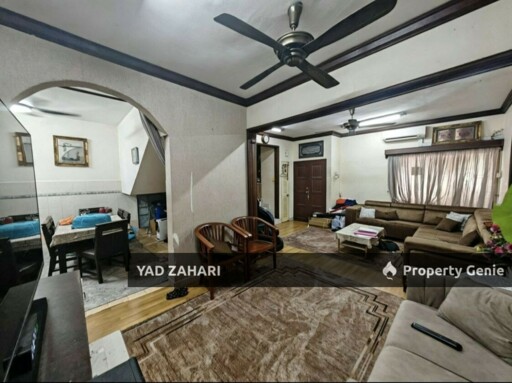 Seksyen 7, Shah Alam | 2-Storey Terrace 4+1 Rooms | RM675K - Facing Open, Extended Kitchen and Gated Guarded