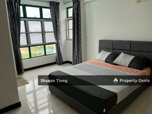 Strait View Condominium @ Permas 3+1 Bedrooms Unit for Sale!