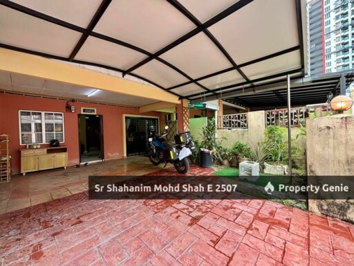 Double Storey Terrace, Jalan Suakasih, Bandar Tun Hussein Onn
