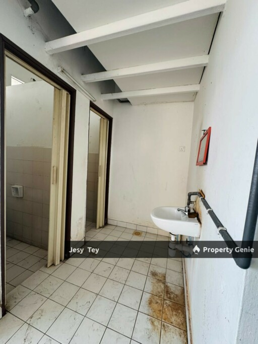 Taman Mount Austin - Shop For Rent 3rd Floor