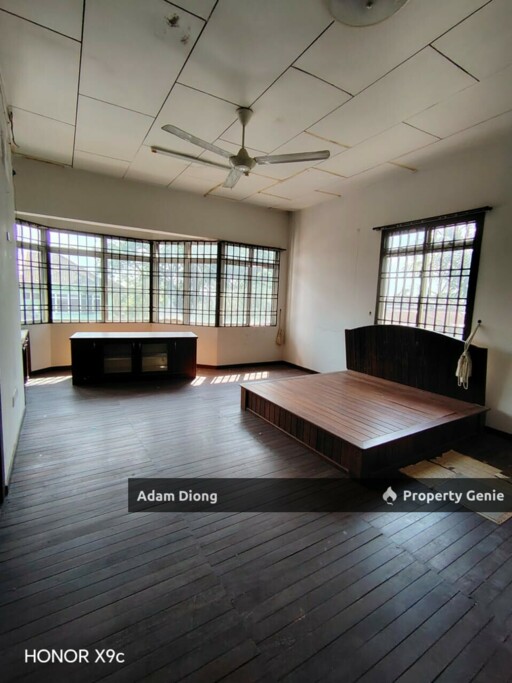 Double Storey Corner