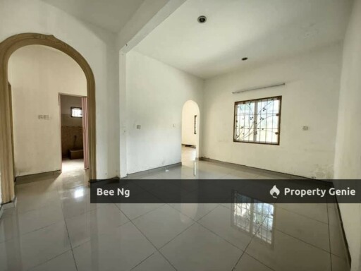 Taman Mutiara Rini /Jalan Bakti / Big Corner Single Storey Terrace