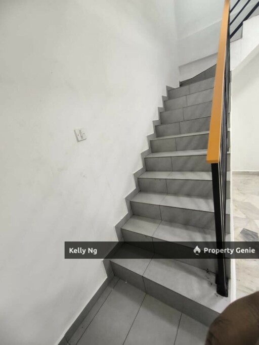 2 Sty Renovated House At Taman Klang Indah For Rent