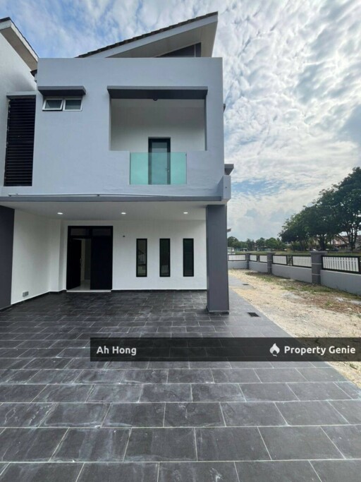Pulai Indah / Double Storey Corner Lot / Renovated / Freehold