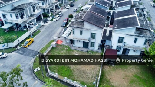 CORNER LOT 2 STOREY SEMI DETACHED, ROYAL  IVORY 2 BANDAR SAUJANA PUTRA.