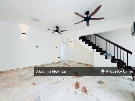 Freehold & Fully Renovated | 2 Storey Terrace Intermediate PU 10 @ Taman Puchong Utama, Puchong