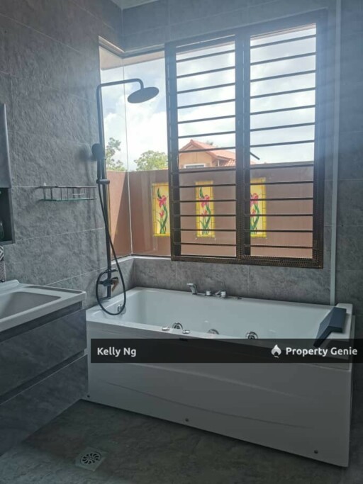Double Sty Bungalow Fully Furnished At Aman Perdana Klang For Rent & Sale