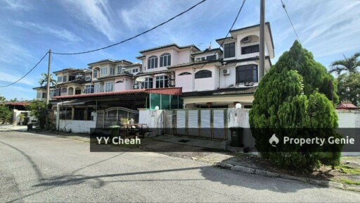 2.5 Storey House 6 Rooms - Facing Field - Good For Big Family