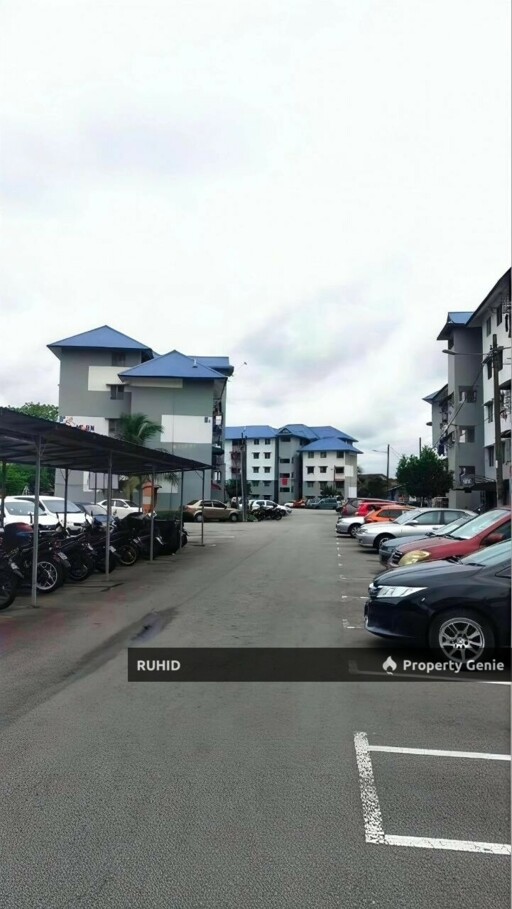 Low Medium Cost Flat For Sale at Taman Tampoi Utama, Johor Bahru | 710 sqft | 3 Bedrooms | Non Bumi