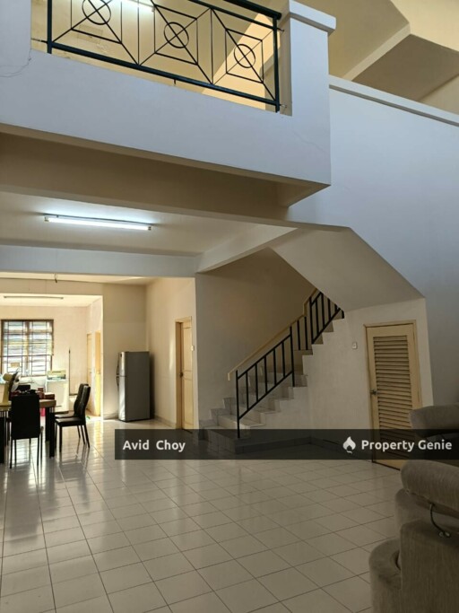 Bandar Putra, 2.5 Storey Terrace House (Good Condition)
