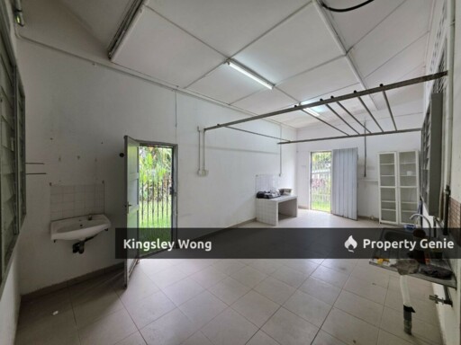 Canning Garden Single Storey Corner House Big Side Land Freehold title Near Town Area