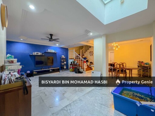 FACING OPEN 2.5 STOREY TERRACE BANDAR SRI DAMANSARA, DAMANSARA .