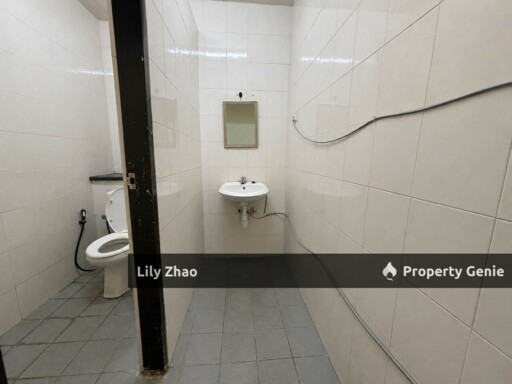 Ready Office for Sale, Furnished, 912 sqft, 5th Floor Centre Point Shopping Mall, Prime Area, Kota Kinabalu City, Sabah