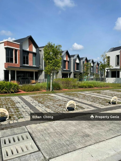 ELMINA GARDEN DOUBLE STOREY END LOT FOR SALE