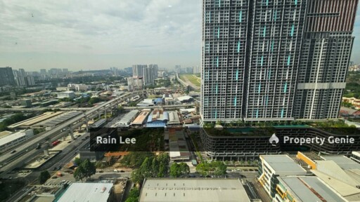 Fully Furnished /2Rooms Unit for Rent / With 1 Parking Lot / Near MRT & LRT Station