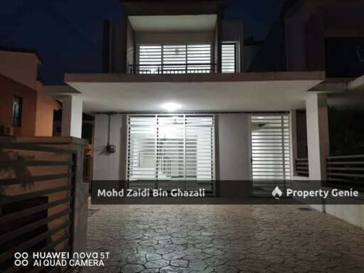 End lot double storey terrace  saujana Klia