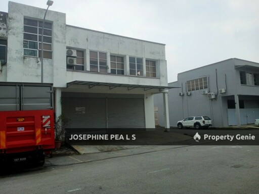 Semi-D Factory for Sale: Prime Location in Taman Perindustrial Puchong