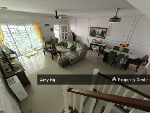 FreeHold Fully Furnished 3 Stry Thompson For Sale