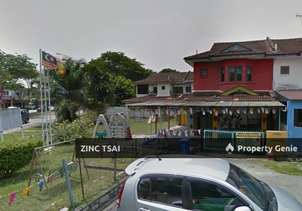 2 Storey Terrace @ Taman Subang Perdana {Save RM 180,000} 8 mins drive to LRT Alam Megah_7 mins drive to AEON Bukit Raja Shopping Centre