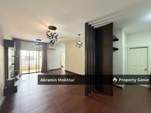 FREEHOLD, PARTIALLY FURNISHED, 1 PARKING & RENOVATED CANTIK | Kristal Villa Condominium, Kajang 2