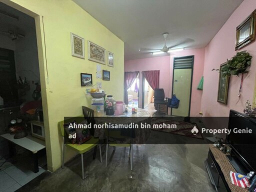 Pangsapuri Sri Mutiara, Putra Height, Subang Jaya.