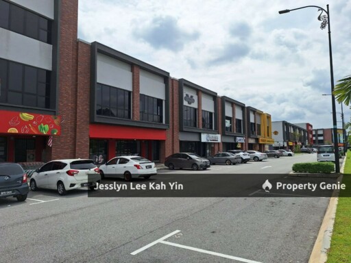 Setia Mayuri Semenyih Shop [Face Main Road]